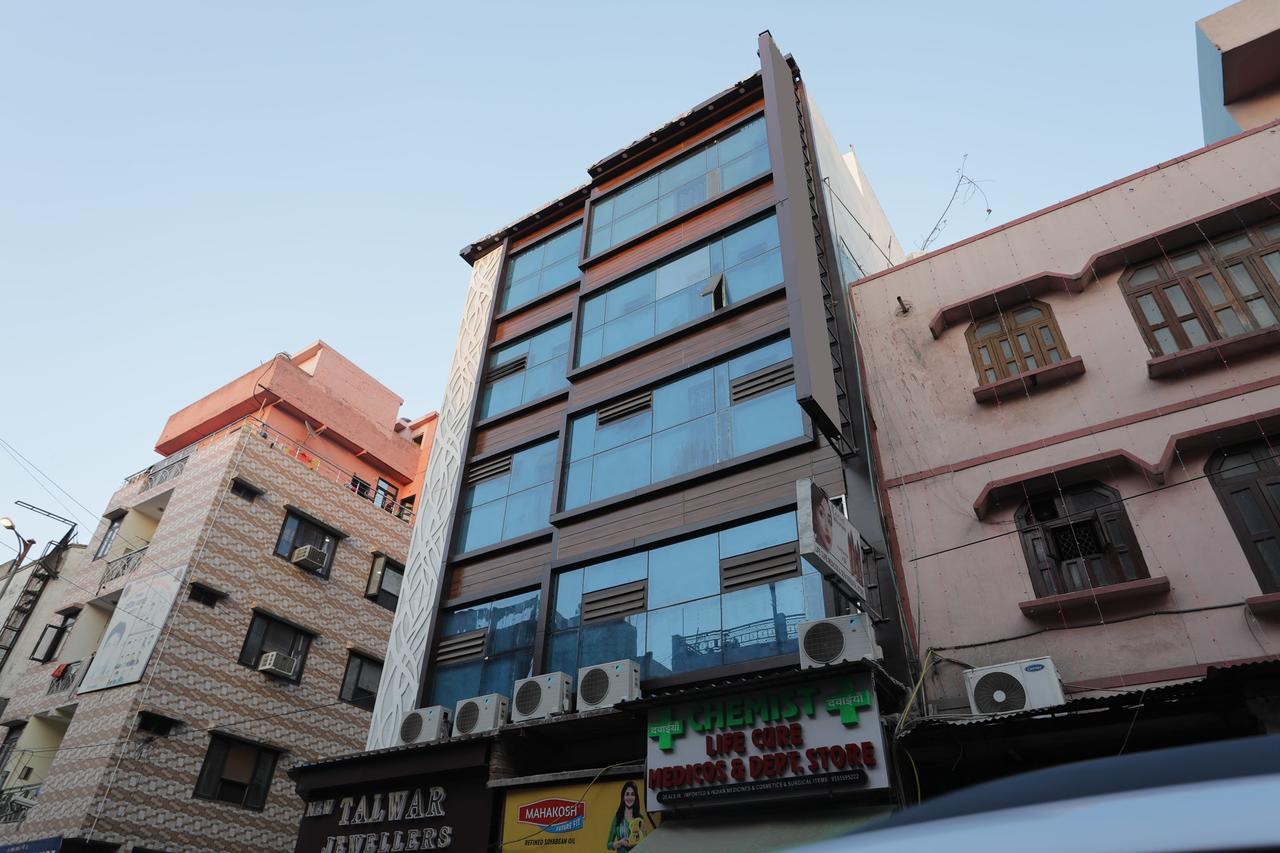 Hotel Corner Point New Delhi Exteriör bild