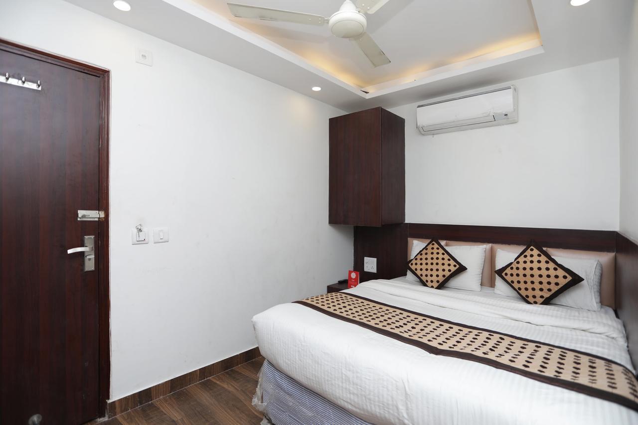 Hotel Corner Point New Delhi Exteriör bild