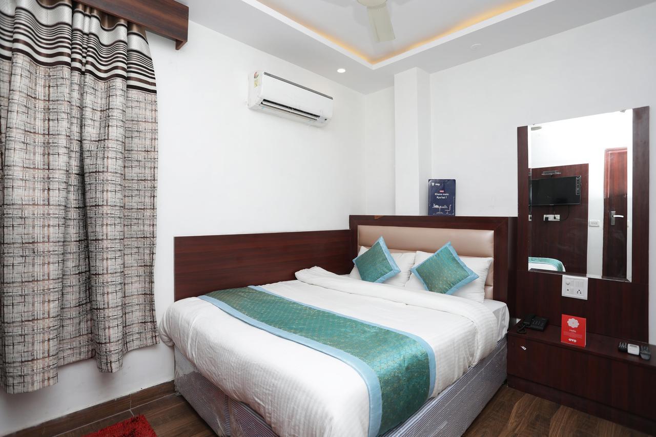 Hotel Corner Point New Delhi Exteriör bild