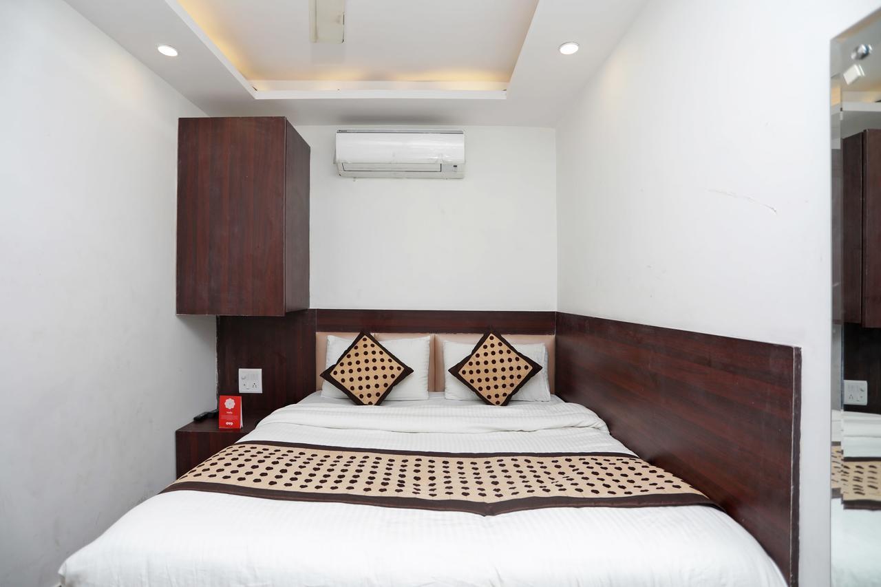 Hotel Corner Point New Delhi Exteriör bild